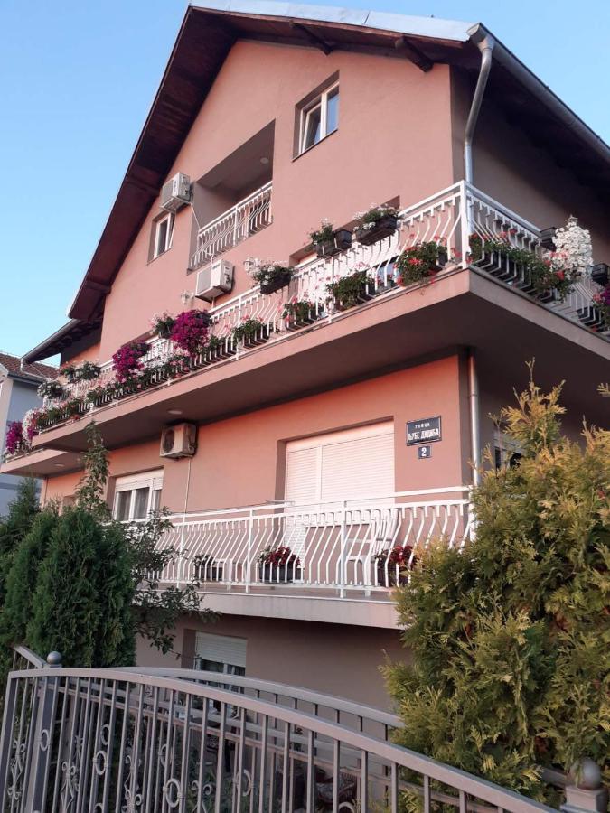 M Apartments سوكو بانيا المظهر الخارجي الصورة