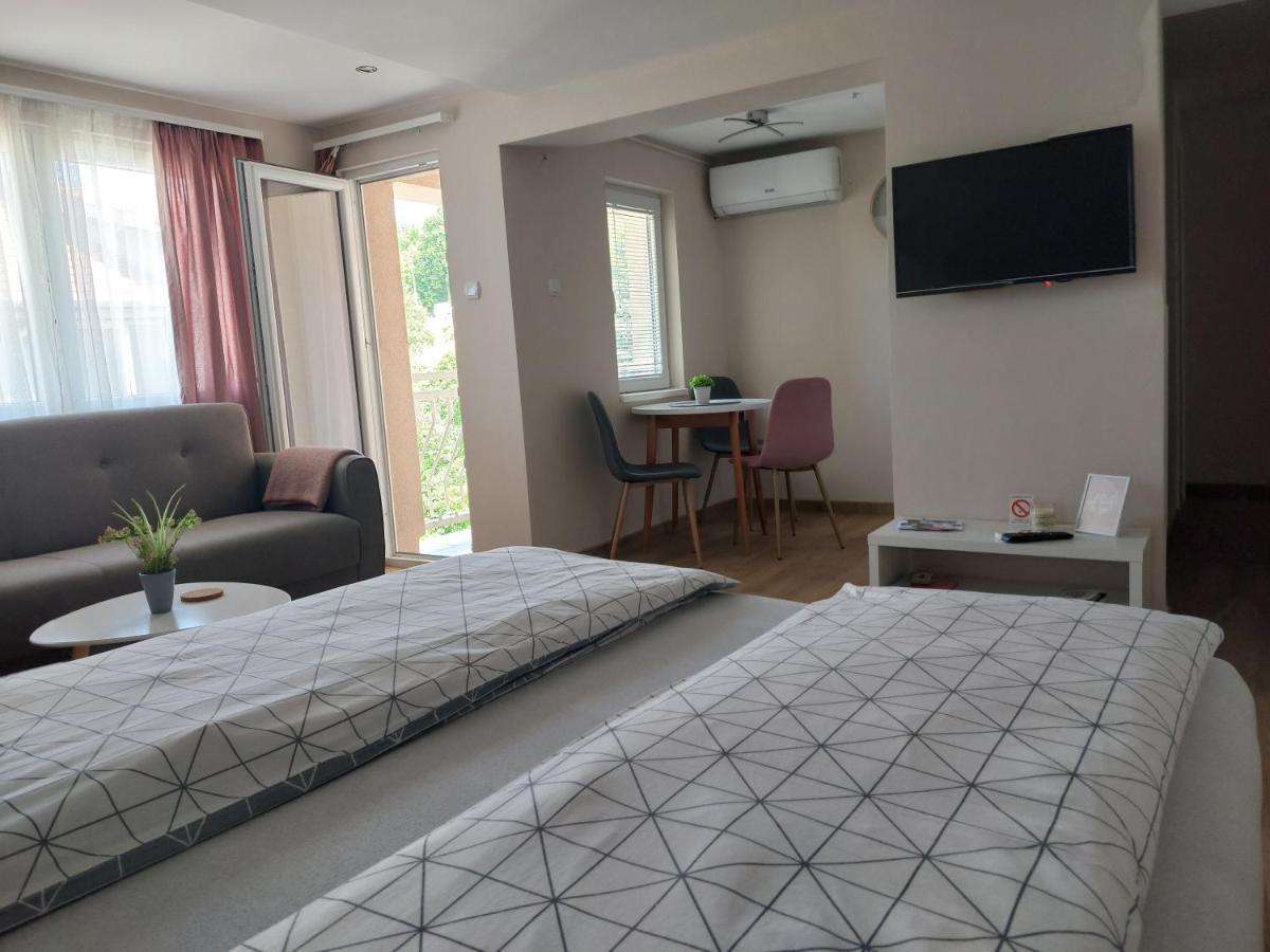 M Apartments سوكو بانيا المظهر الخارجي الصورة