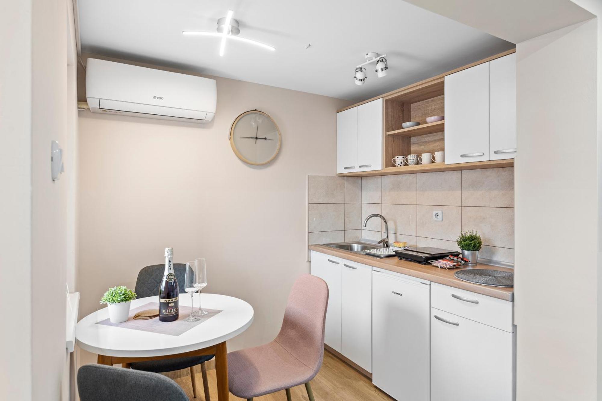 M Apartments سوكو بانيا المظهر الخارجي الصورة