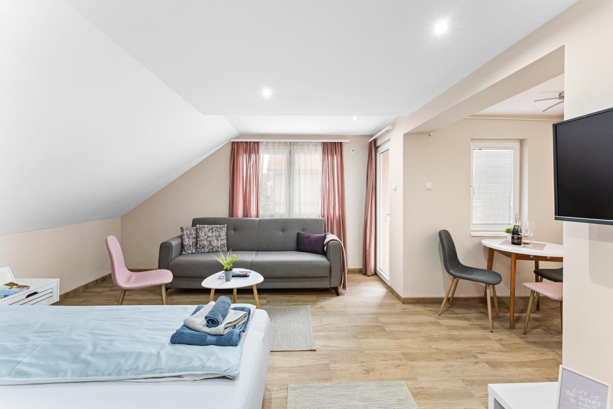 M Apartments سوكو بانيا المظهر الخارجي الصورة